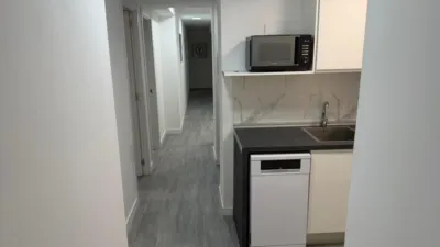 Piso en alquiler en Calle de Puentelarra, cerca de Avenida de Santa Eugenia - Imagen 2