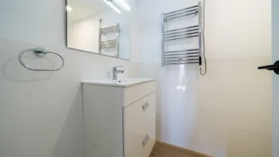 Apartment on Carrer de Saridakis photo 17