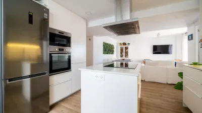 Apartment on Carrer de Saridakis photo 8