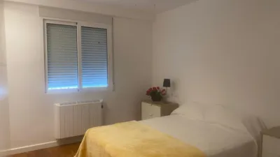 Chalet en alquiler en Urbanització los Lagos, cerca de Calle de los Girasoles, Alginet de 3.500 €<span>/mes</span>