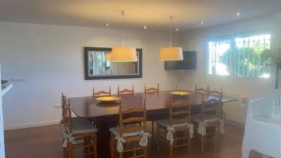 Chalet en alquiler en Urbanització los Lagos, cerca de Calle de los Girasoles, Alginet de 3.500 €<span>/mes</span>