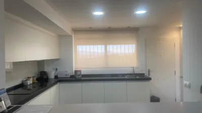 Chalet en alquiler en Urbanització los Lagos, cerca de Calle de los Girasoles, Alginet de 3.500 €<span>/mes</span>