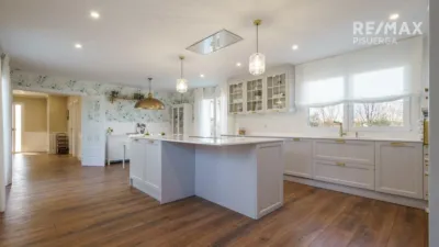Chalet en venta en Calle Alemania, 9, Laguna de Duero de 1.250.000 €