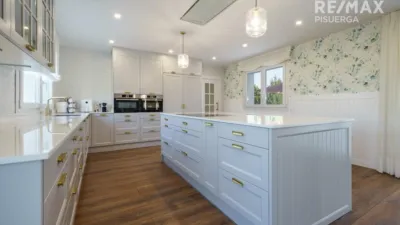 Chalet en venta en Calle Alemania, 9, Laguna de Duero de 1.250.000 €
