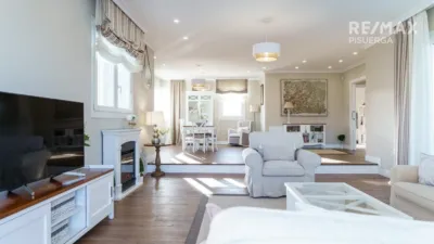 Chalet en venta en Calle Alemania, 9, Laguna de Duero de 1.250.000 €