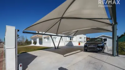 Chalet en venta en Calle Alemania, 9, Laguna de Duero de 1.250.000 €