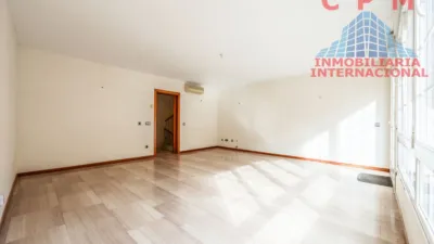 Casa adosada en alquiler en Salvador - Imagen 2