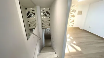 Estudio en alquiler en Plaza de Vicent Añón Marco, Benicalap (Distrito Benicalap. València Capital) de 1.200 €<span>/mes</span>
