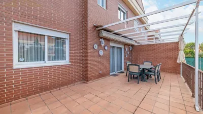 Semi-detached house in the town centre photo 10