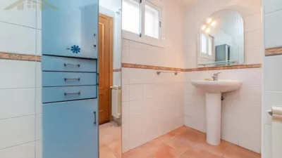 Semi-detached house in the town centre photo 27
