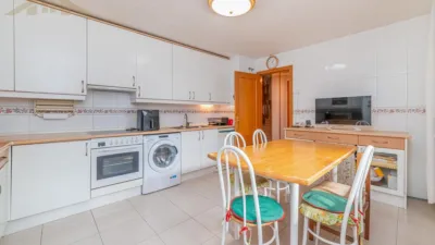 Semi-detached house in the town centre photo 4