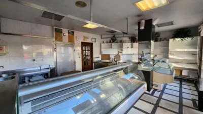 Local comercial en venta en Avenida de Vilaboa, 97, cerca de Calle de Regueiro - Més
