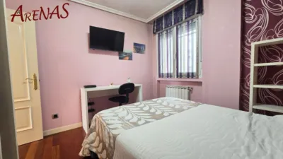 Apartment on Doctor Federico de la Lastra Street photo 32