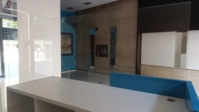 Local comercial en alquiler en Calle Caba - Vista 2
