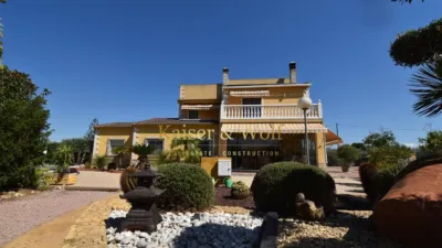Chalet on Partida La Hoya Street photo 4