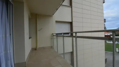 Piso en alquiler en Calle del Padre Ignacio Ellacuria, Carlos V (Laredo) de 2.100 €<span>/mes</span>