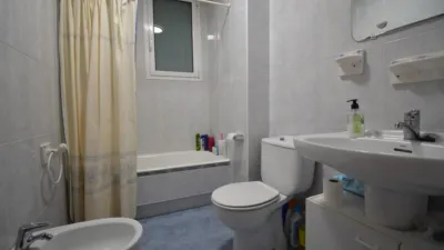 Piso en alquiler en Calle del Padre Ignacio Ellacuria, Carlos V (Laredo) de 2.100 €<span>/mes</span>