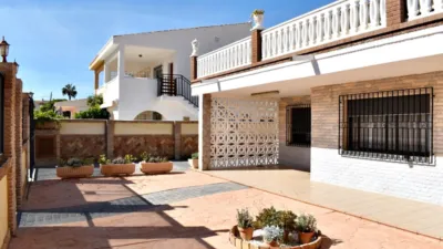 Chalet on Calle del Mar Adriático - Ordenación Bahía photo 2