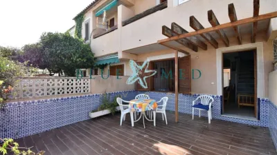 Duplex on Vía Axial Street photo 2