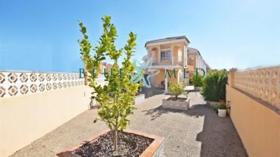 Duplex on Calle del Mar Amarillo-Ordenación Bahía photo 2