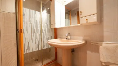 Apartment on Calle de San Vicente photo 23