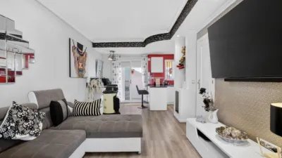 Casa – Orihuela, Urbanización El Presidente, Villa Martín - Més