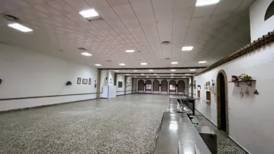 Nave industrial en venta en Alameda del Tren, Lora del Río de 215.000 €