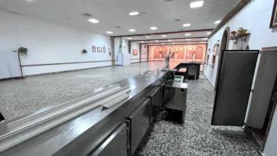 Nave industrial en venta en Alameda del Tren, Lora del Río de 215.000 €