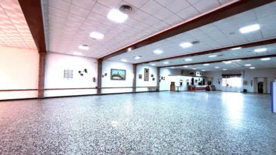 Nave industrial en venta en Alameda del Tren, Lora del Río de 215.000 €
