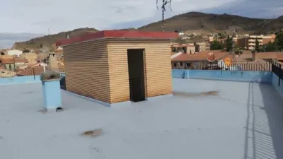 Piso en venta en Calle de Zaragoza, Illueca de 42.000 €