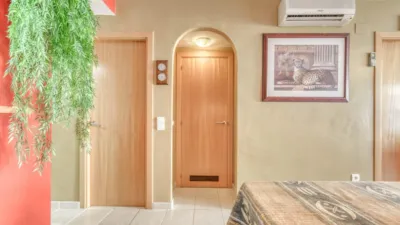 Apartment on Carrer de Joanot Martorell photo 18