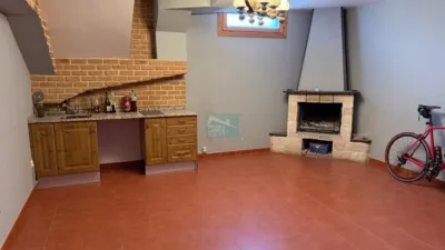Casa adosada en venta en Calle Alagón, Pinseque de 199.000 €