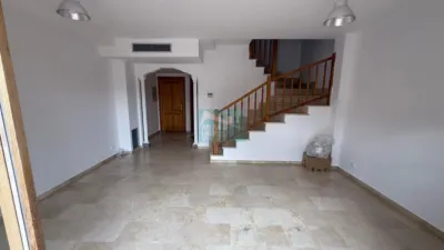 Casa adosada en venta en Calle Alagón, Pinseque de 199.000 €
