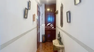 Piso en venta en Calle de las Peñuelas, cerca de Calle Ancha - Más