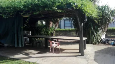 Chalet en venta en Ctra de Sevilla - Ronda Sur, Los Montitos-Carretera de Sevilla (Badajoz Capital) de 220.000 €