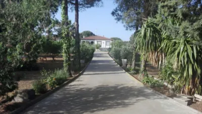 Chalet en venta en Ctra de Sevilla - Ronda Sur, Los Montitos-Carretera de Sevilla (Badajoz Capital) de 220.000 €