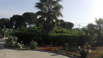 Chalet en venta en Ctra de Sevilla - Ronda Sur, Los Montitos-Carretera de Sevilla (Badajoz Capital) de 220.000 €