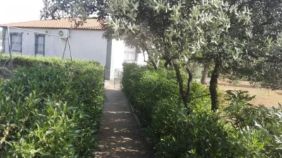 Chalet en venta en Ctra de Sevilla - Ronda Sur, Los Montitos-Carretera de Sevilla (Badajoz Capital) de 220.000 €