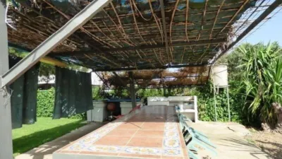 Chalet en venta en Ctra de Sevilla - Ronda Sur, Los Montitos-Carretera de Sevilla (Badajoz Capital) de 220.000 €
