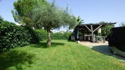 Chalet en venta en Ctra de Sevilla - Ronda Sur, Los Montitos-Carretera de Sevilla (Badajoz Capital) de 220.000 €