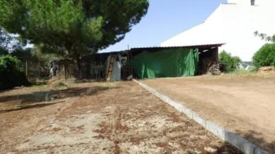Chalet en venta en Ctra de Sevilla - Ronda Sur, Los Montitos-Carretera de Sevilla (Badajoz Capital) de 220.000 €