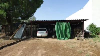 Chalet en venta en Ctra de Sevilla - Ronda Sur, Los Montitos-Carretera de Sevilla (Badajoz Capital) de 220.000 €