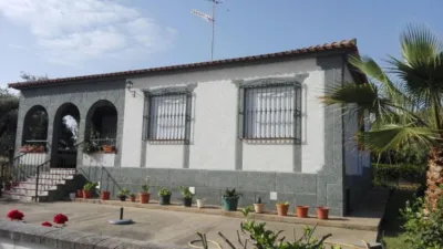 Chalet en venta en Ctra de Sevilla - Ronda Sur, Los Montitos-Carretera de Sevilla (Badajoz Capital) de 220.000 €