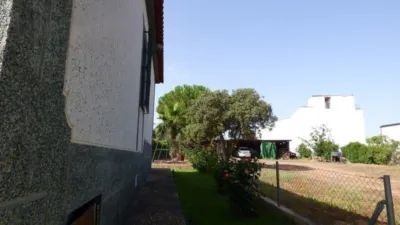 Chalet en venta en Ctra de Sevilla - Ronda Sur, Los Montitos-Carretera de Sevilla (Badajoz Capital) de 220.000 €