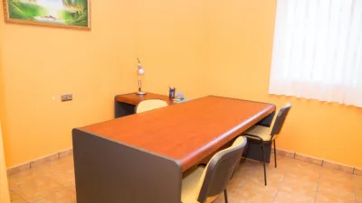 Chalet en alquiler en Chiva, Chiva de 3.500 €<span>/mes</span>