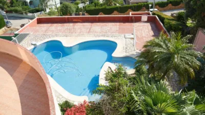 Chalet en alquiler en Chiva, Chiva de 3.500 €<span>/mes</span>