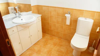 Chalet en alquiler en Chiva, Chiva de 3.500 €<span>/mes</span>