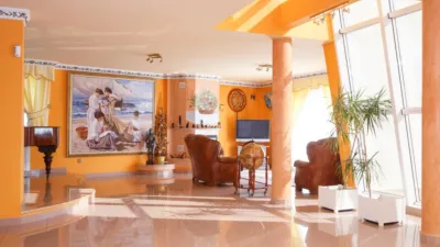 Chalet en alquiler en Chiva, Chiva de 3.500 €<span>/mes</span>