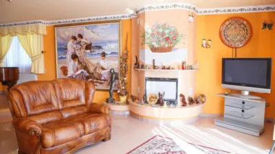 Chalet en alquiler en Chiva, Chiva de 3.500 €<span>/mes</span>