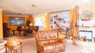 Chalet en alquiler en Chiva, Chiva de 3.500 €<span>/mes</span>